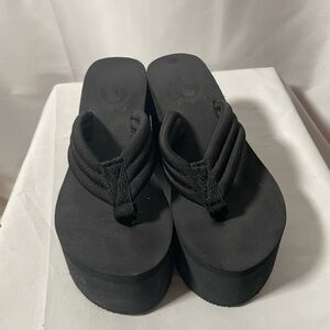 Chunky black platform flip flops/sandals - size 9